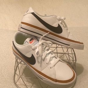 Women’s Nike leather shoes